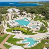 Camping Homes Mon Perin, hotel em Bale