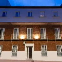 Alojamientos Carola Julio Burell, 74, hotel en Linares