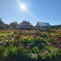 Woodside Farm Country Inn, hotel em Sooke