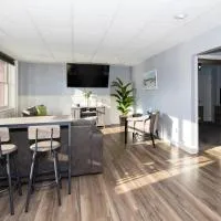 Upgraded Downtown Apartment Sleeps 5, hotel din Sandusky