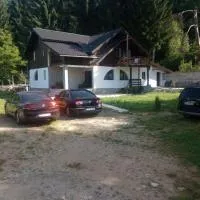 Casa de sub pădure – hotel w mieście Valcea