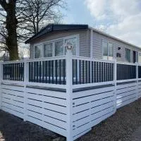 Coghurst Hall Holiday Home Sleeps 6, 2 bedrooms, hotel din Hastings