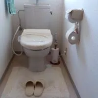 岬の民宿なにわ, hotel Uvadzsimában