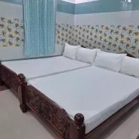 Ambika Residency & Mahal, hotel in Tiruttani