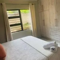 SnaMel Guest House Waterfall, hotel en Waterfall