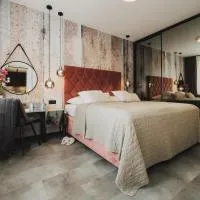 ROSE LUXURY APARTMENT & 24h self check-in with private parking, hotel em Banská Bystrica