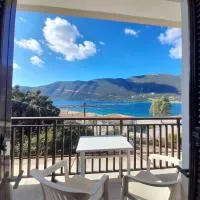 Pension Holidays, מלון בואסיליקי
