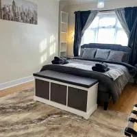 Viesnīca Luxurious Cozy London Holiday Home pilsētā Cranford