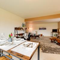 Juneau Apartment - Walk to Hiking and Breweries, hotel poblíž Gustavus Airport - GST, Mendenhaven