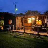 Magnifique Chalet en bois collé à la forêt de Benslimane, hotel v mestu Ben Slimane