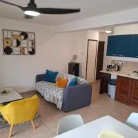 NANA- Appartement B23-Cuisine équipée- WIFI- CLIM-Terrasse, hotel en Cayenne