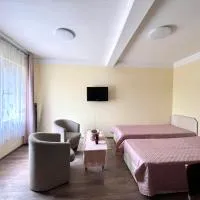 Balatonbozsoki Kuckó: Enying şehrinde bir otel