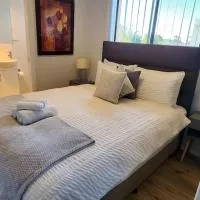 2BR Wollongong Home 5 mins walk to Hospital & Train Station with Free Parking and Fast Wi-Fi, hotel em Wollongong