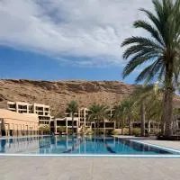 Stylish Apartment with a Jacuzzi (Park&Pool View), отель в Маскате