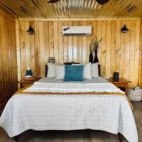 BRB - Cozy Bungalow at the Top of the Canyon, хотел в Jasper