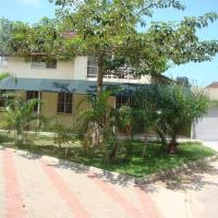 Cozy Awesome place by Coco Beach in Oysterbay، فندق في دار السلام