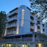 Hotel Bristol - a 30 mt dalla spiaggia, hotel v destinaci Misano Adriatico