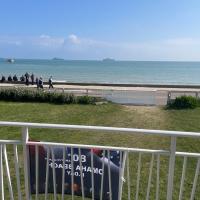 Maison avec vue mer à Omaha Beach - idéal familles, hotel v destinaci Saint-Laurent-sur-Mer
