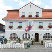 Hotel Gasthof Zum Storch, хотел в Шлюселфелд