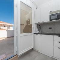 Apartment 3 Vera i Ćiro Novak, sea view and free parking, hotel in Brela