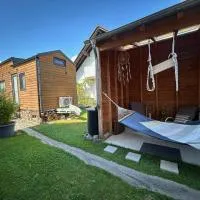 Tiny House mit Saunafass und Garten, hotel in Brensbach