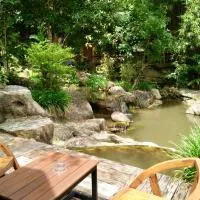 บุร รีสอร์ท Bura resort، فندق في Ban Pu Khai