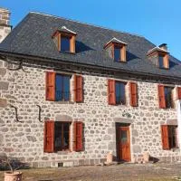 Les Nuits de Vieillespeze، فندق في Saint-Projet-de-Salers