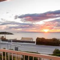 Breathtaking Sea View by the beach, hotel em Anavissos