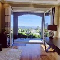Stunning view in elegant 1 bedroom suite、ウエスト・バンクーバーのホテル