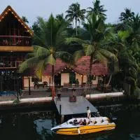 Viesnīca Tulsi Kayal Retreat pilsētā Champakulam