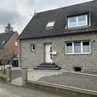 Dein 4-Zimmer Zuhause in Hürth bei Köln, hotel i Hürth