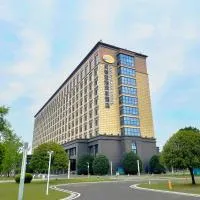 Chengdu Joyhub Air Hotel, хотел в Чънду