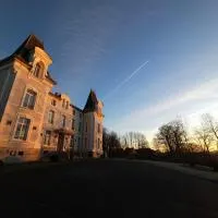 Hôtel Château de la Marlière, hotel v mestu Fourmies