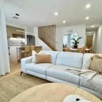 'Sandbar Escape' 3BR Beach House at Henley Beach, ξενοδοχείο σε Henley Beach South