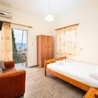 Sainis Rooms, hotel a Selianitika