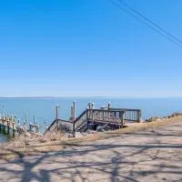 1 Mi to Colonial Beach Boardwalk: Home w/ Fire Pit, hotel Colonial Beachben