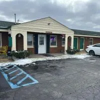 Hillcrest Motel by Oyo Aurora near Lawrenceburg, hotel u gradu 'Aurora'