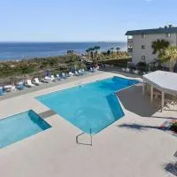 BEACHSIDE CONDO-WATER AND POOL VIEW Top Floor, viešbutis mieste Tybee Island