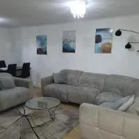 Lovely 3 bedroom house, hotel Stroodban
