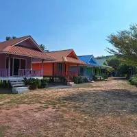 ทุ่งนา รีสอร์ท Rice Field Resort, hotel i Ban Khiam Ngam