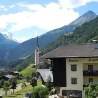 Pension Trojerhof, hotel Heiligenblutban