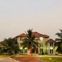 Gye Nyame Grand Beach Resort, hotel en Winneba