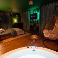 Suite Amazonie de luxe avec balnéo, hotel poblíž Letiště Le Havre Octeville - LEH, Le Havre