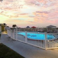 Unit 114 Courtyard Condo In Oceanfront Complex, hotel v destinácii Cocoa Beach