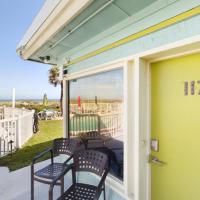Unit 117 Direct Oceanfront Views 2br Heated Pool, hotel v destinácii Cocoa Beach