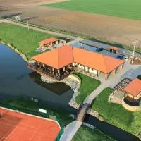 Rooms & Restaurace Na Jitrách, отель в городе Semice