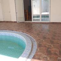 Weekends villa with personal pool, hotel poblíž Letecká základna Bhuj / Bhuj Rudra Mata - BHJ, Bhuj