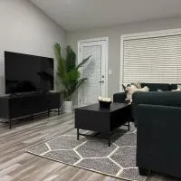 Executive Home in Windsor close to the airport: Windsor şehrinde bir otel