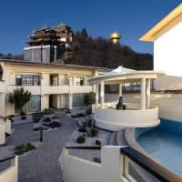 半渡供氧Holiday Villa设计师民宿, Hotel in Shangri-La
