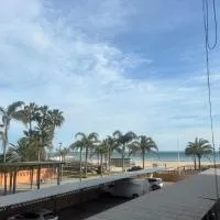 A primera línea de playa, hotel u gradu 'Playa de Gandia'